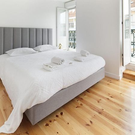 Cosy Room In Alcantara - Lisboa Bagian luar foto